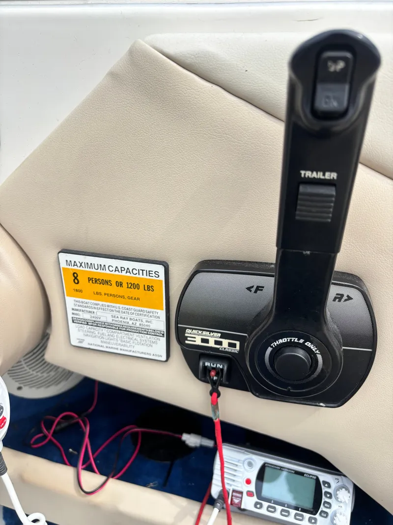 Slide: The Image of Sea Ray 240 Signature 1997 - 15