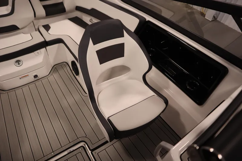 Slide: The Image of Interior of 2026 Yamaha Boats 195S, featuring sleek seating and modern design. - 32