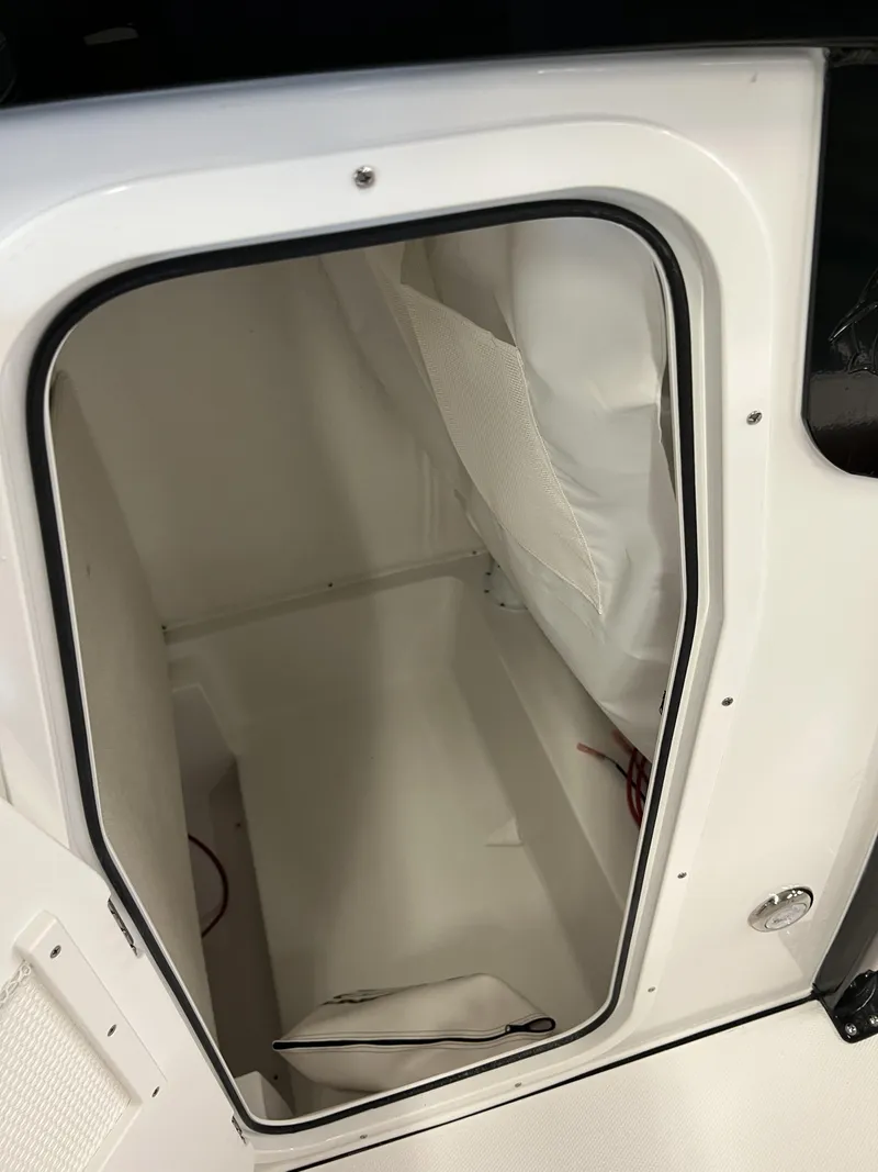 Slide: The Image of Sea Hunt BX 25 FS 2026 - 9