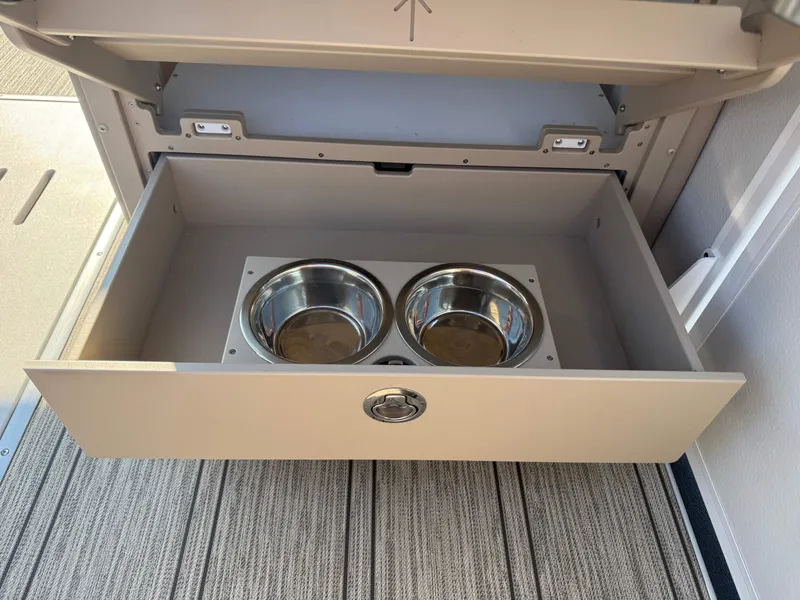 Slide: The Image of Premier 230 Sunsation Angler 2pt 2026 - 12