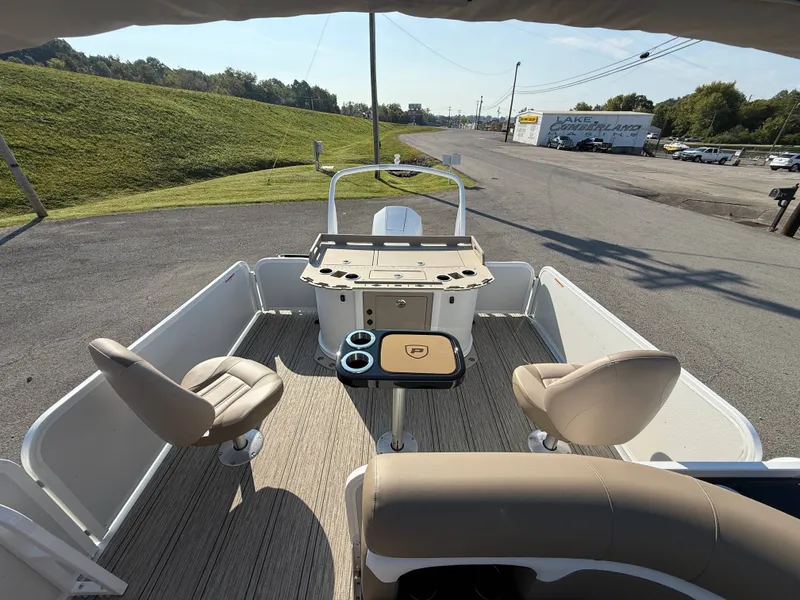 Slide: The Image of Premier 230 Sunsation Angler 2pt 2026 - 15