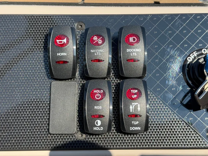 Slide: The Image of Premier 230 Sunsation Angler 2pt 2026 - 17