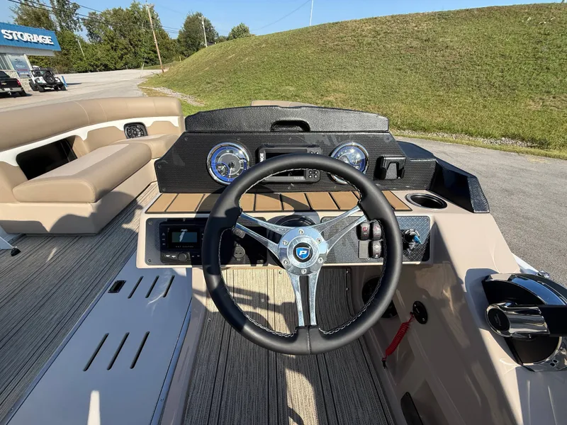 Slide: The Image of Premier 230 Sunsation Angler 2pt 2026 - 18