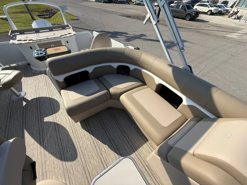 Slide: The Image of Premier 230 Sunsation Angler 2pt 2026 - 31