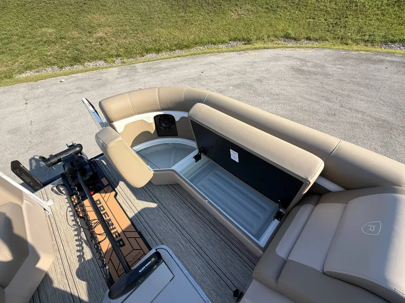 Slide: The Image of Premier 230 Sunsation Angler 2pt 2026 - 32