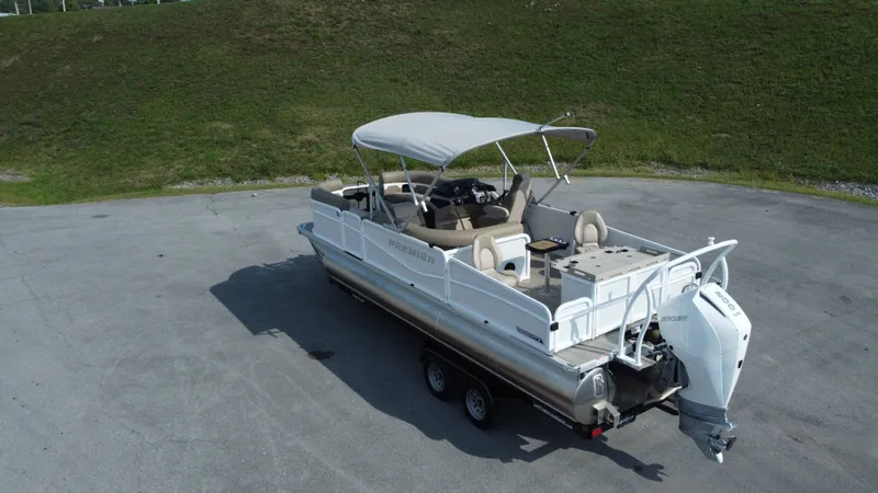 Slide: The Image of Premier 230 Sunsation Angler 2pt 2026 - 4