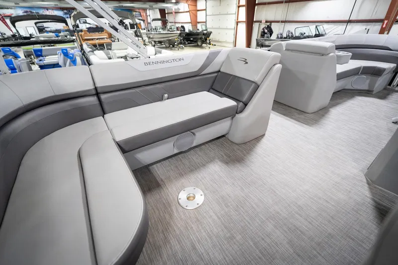 Slide: The Image of Interior of 2021 Bennington 21 SLX pontoon boat with seating and table. - 29