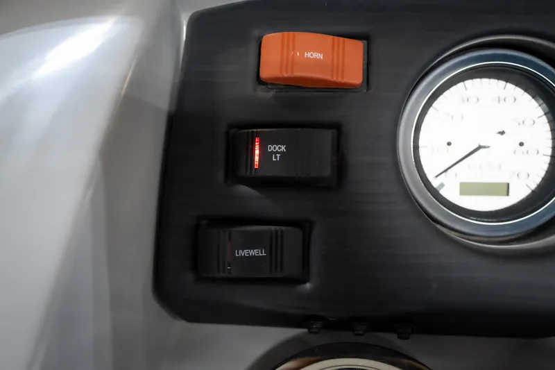 Slide: The Image of Kicker media center in 2021 Bennington 21 SLX displaying FM 103.3 frequency. - 37