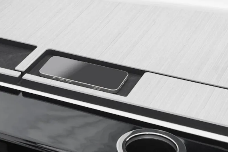 Slide: The Image of Yamaha Boats 222S 2026 dashboard with smartphone holder and cup holder. - 38