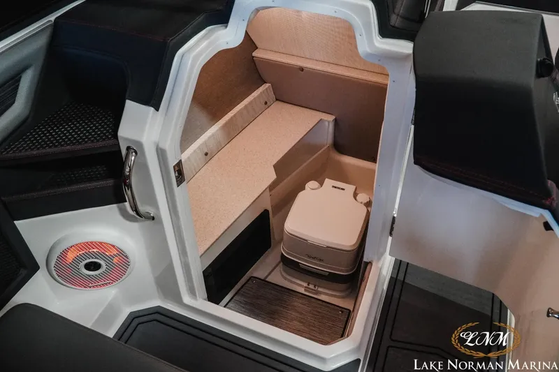 Slide: The Image of Cobalt R6 Surf 2024 - 14