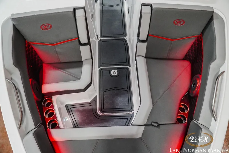 Slide: The Image of Cobalt R6 Surf 2024 - 16