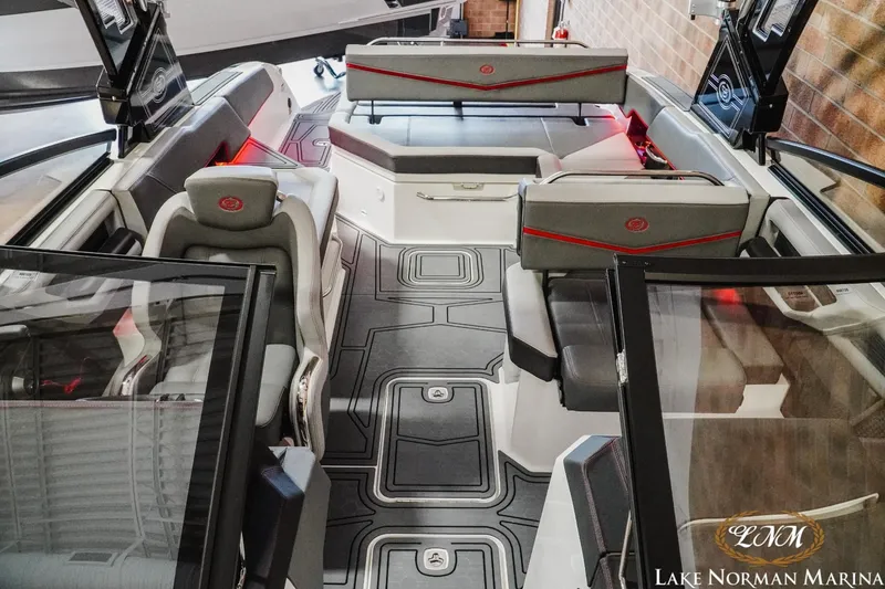 Slide: The Image of Cobalt R6 Surf 2024 - 17