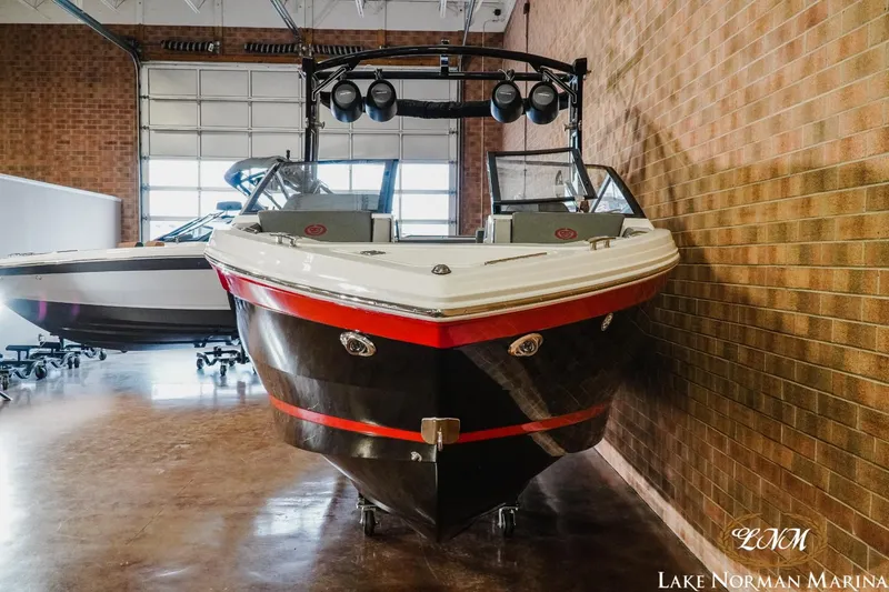 Slide: The Image of Cobalt R6 Surf 2024 - 4