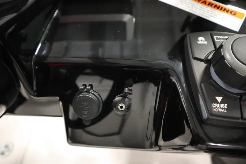 Slide: The Image of Control panel of 2026 Yamaha Boats AR250 featuring cruise and power options. - 21