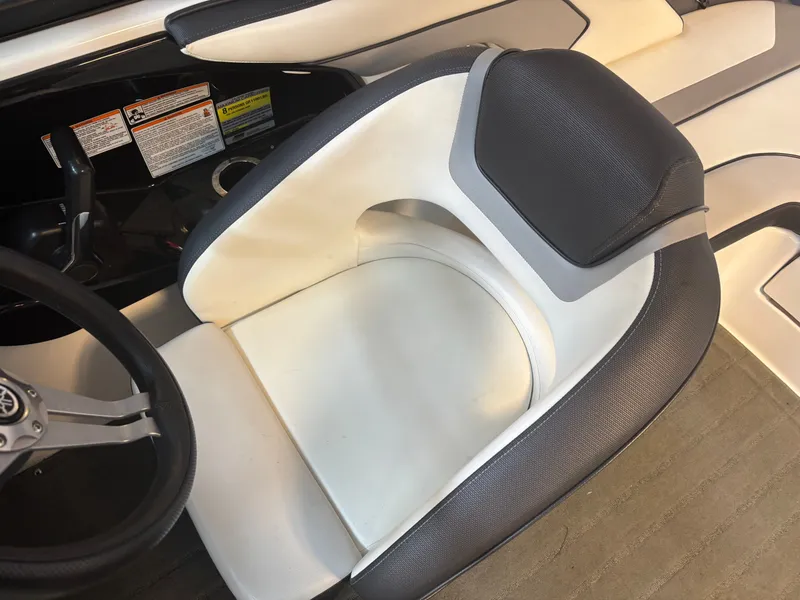 Slide: The Image of Yamaha Boats RP1800A SAP19 2017 seating area with steering wheel. - 14