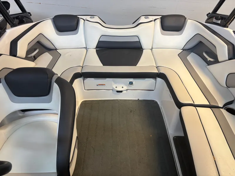 Slide: The Image of Interior of a 2017 Yamaha RP1800A SAP19 boat. - 6