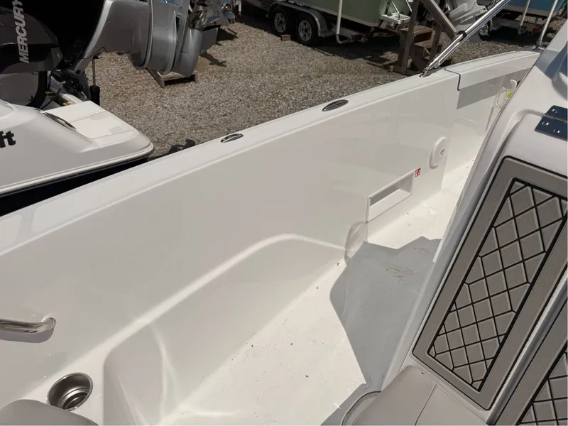 Slide: The Image of Wellcraft 202 Fisherman 2025 - 23