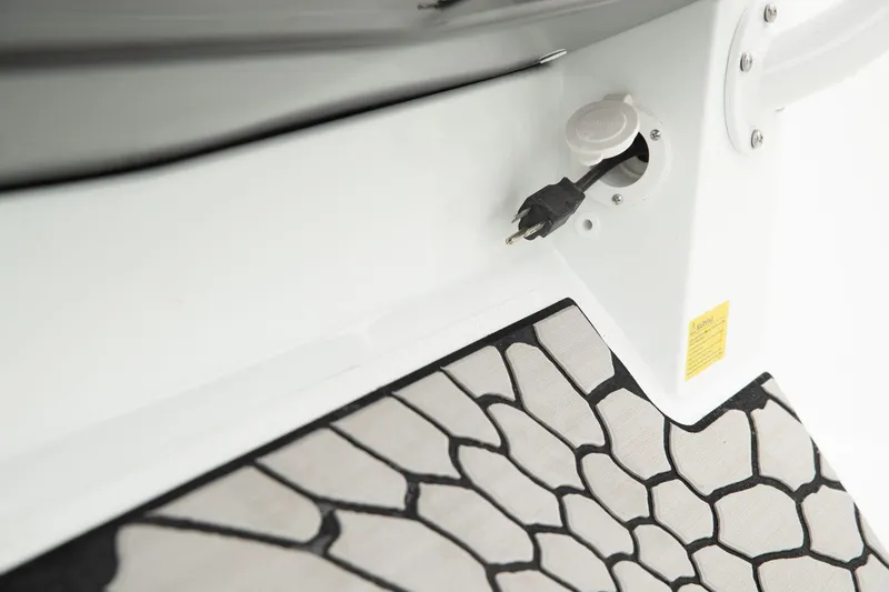 Slide: The Image of Wellcraft 202 Fisherman 2025 - 34