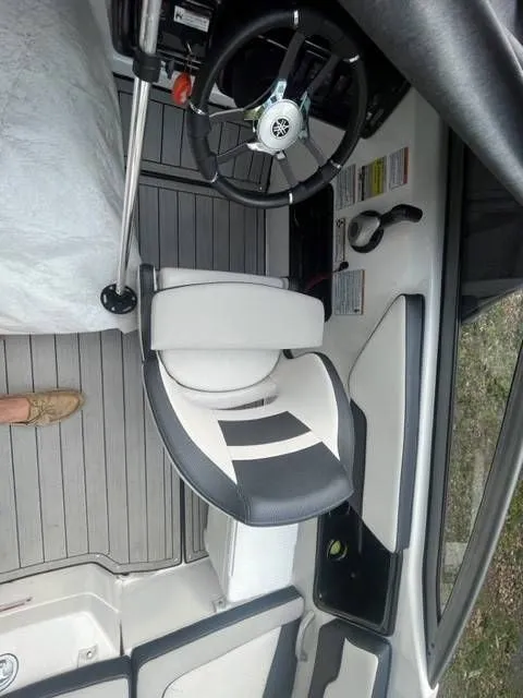 Slide: The Image of Yamaha 195S 2021 - 10