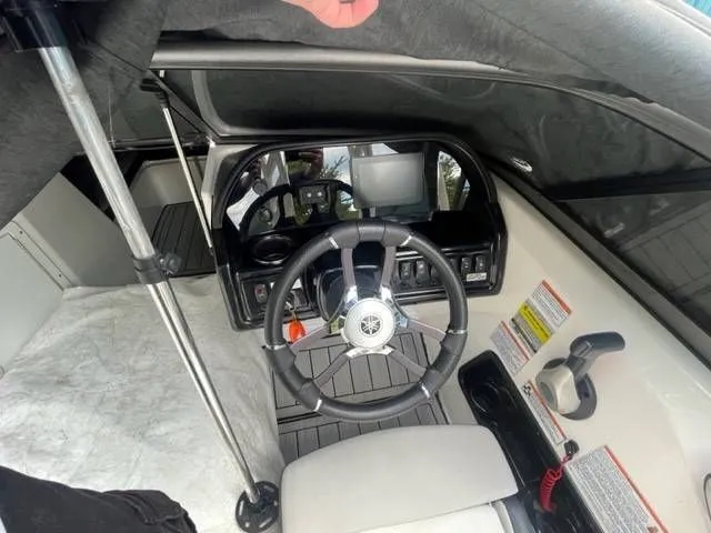 Slide: The Image of Yamaha 195S 2021 - 8