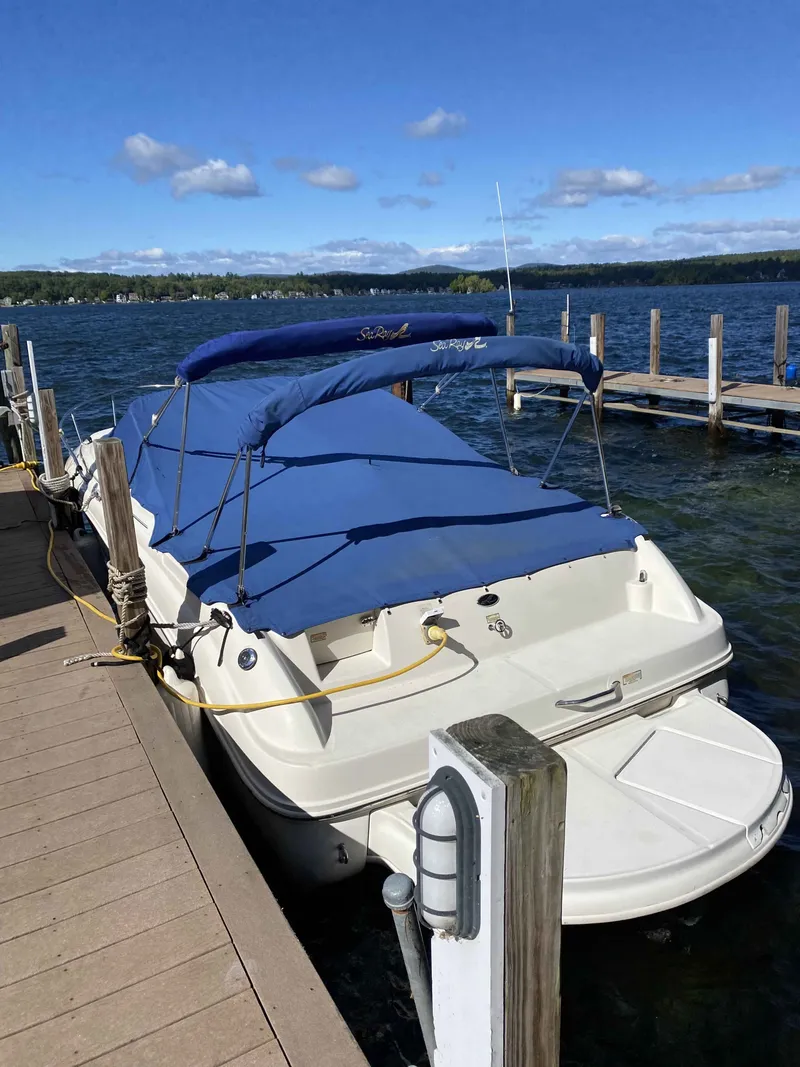 Slide: The Image of Sea Ray 225 Weekender 2002 - 3