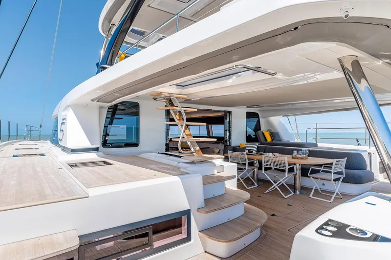 Slide: The Image of Manufacturer Provided Image - 4