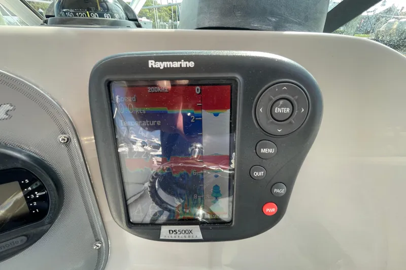 Slide: The Image of Raymarine DS500X fishfinder on 2007 Wellcraft 252 Coastal boat dashboard. - 17