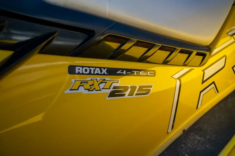Slide: The Image of Sea-Doo RXT215 2009 - 4