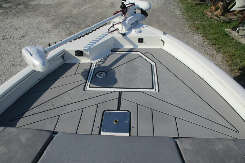 Slide: The Image of Avid 23 Fusion 2026 boat deck with modern design and trolling motor. - 15