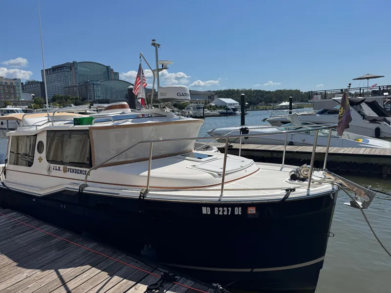 The Image of Ranger Tug 27 LE 2021 - 0