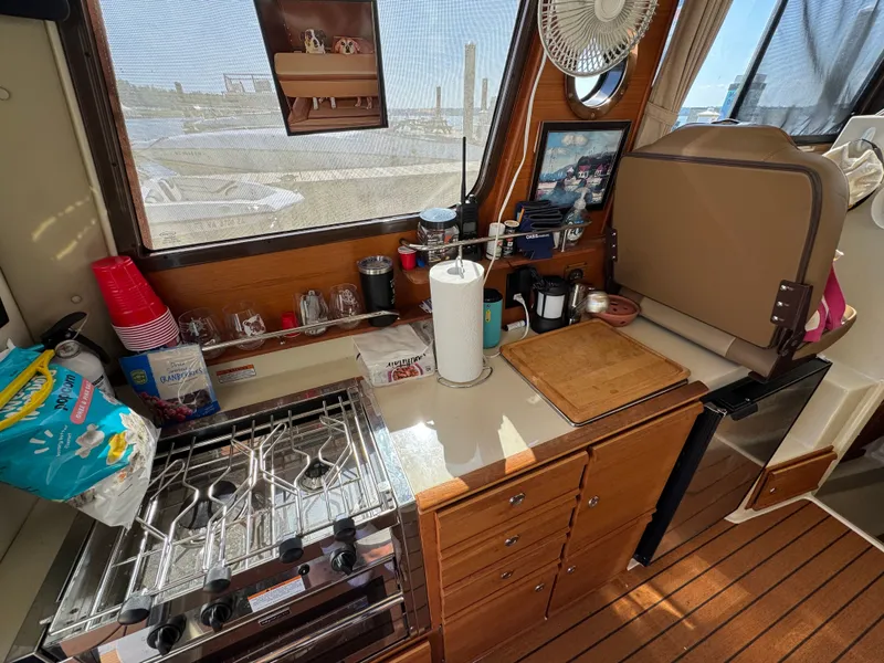 Slide: The Image of Ranger Tug 27 LE 2021 - 16