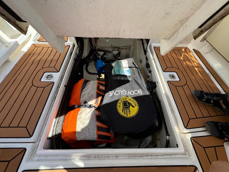 Slide: The Image of Ranger Tug 27 LE 2021 - 22