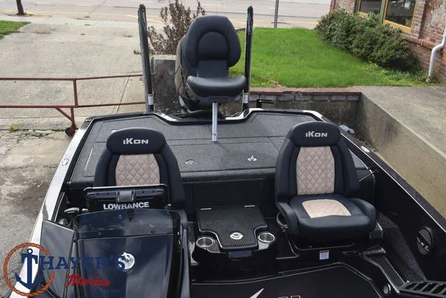 Slide: The Image of Ikon Boats LXE21 2026 - 15