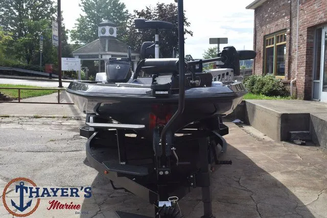 Slide: The Image of Ikon Boats LXE21 2026 - 31