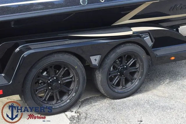 Slide: The Image of Ikon Boats LXE21 2026 - 4