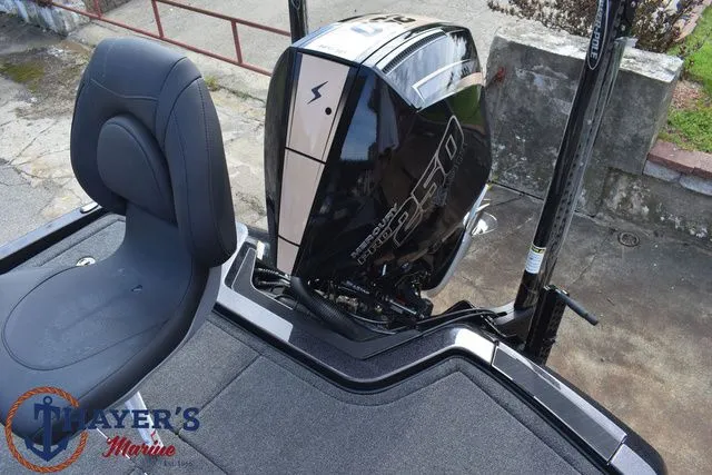 Slide: The Image of Ikon Boats LXE21 2026 - 6