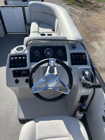 Slide: The Image of Crest Classic LX 200 SLC 2022 - 16