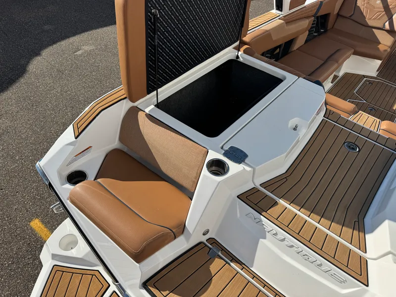Slide: The Image of Nautique G23SA 2022 - 10