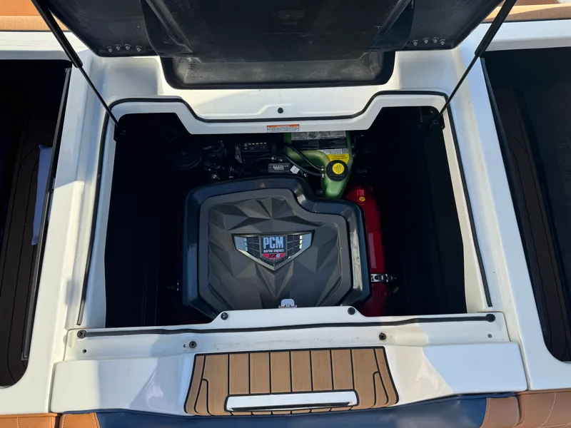 Slide: The Image of Nautique G23SA 2022 - 14