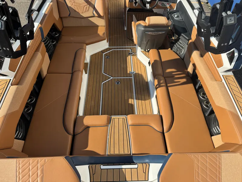 Slide: The Image of Nautique G23SA 2022 - 17
