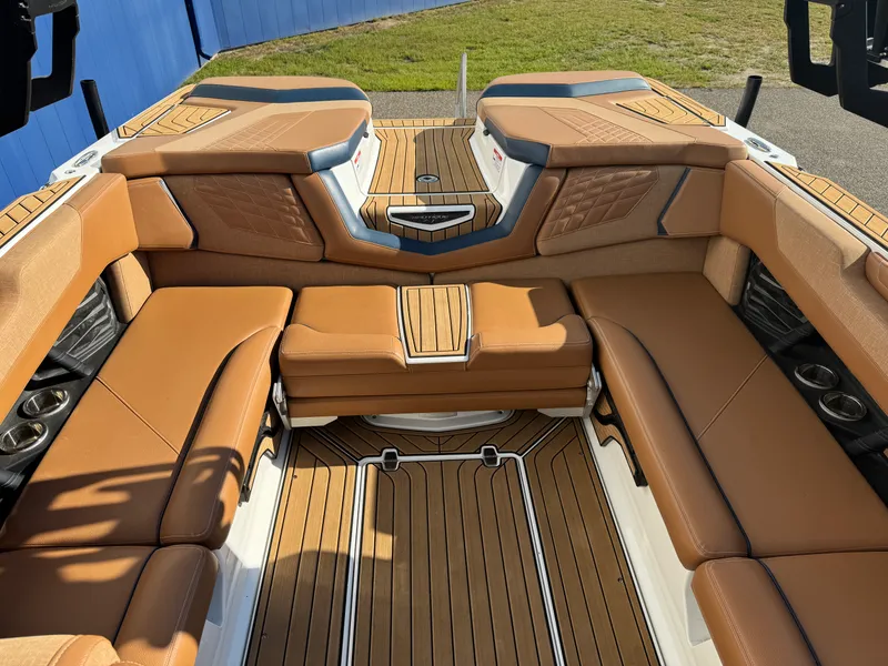 Slide: The Image of Nautique G23SA 2022 - 22