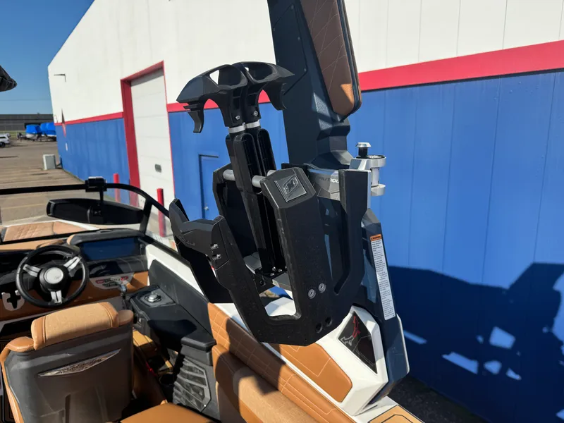 Slide: The Image of Nautique G23SA 2022 - 23