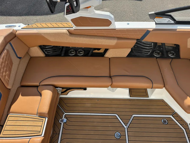 Slide: The Image of Nautique G23SA 2022 - 32