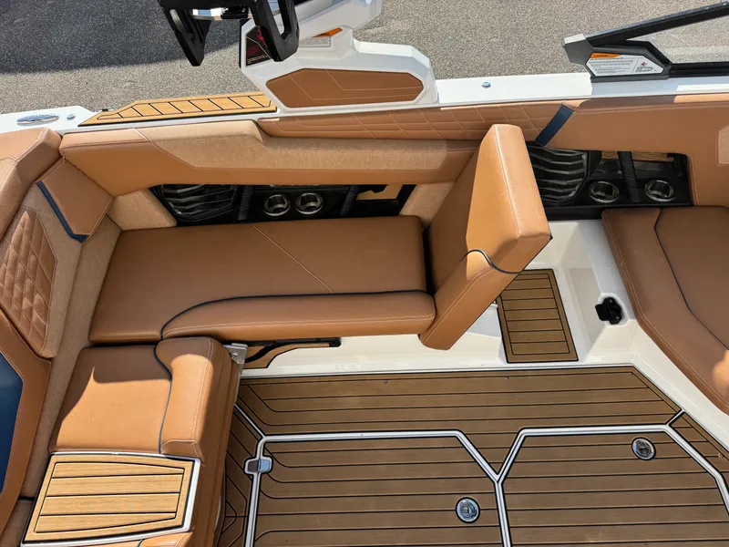 Slide: The Image of Nautique G23SA 2022 - 33