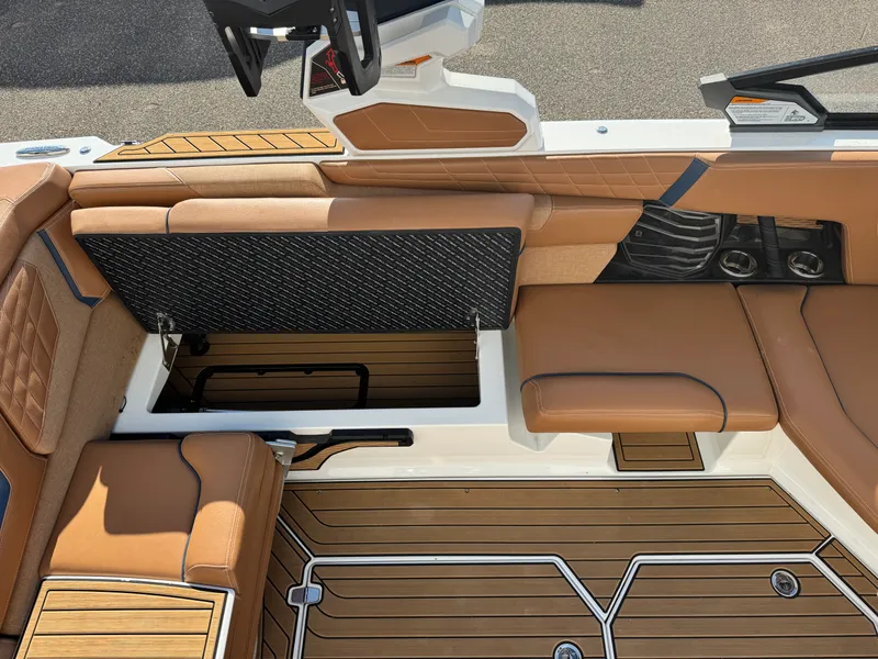 Slide: The Image of Nautique G23SA 2022 - 34