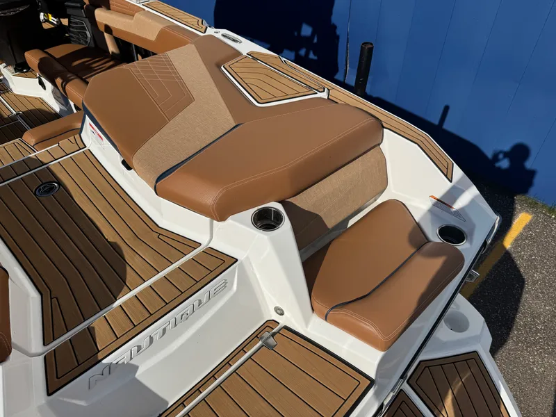 Slide: The Image of Nautique G23SA 2022 - 8