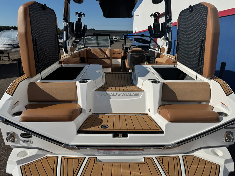 Slide: The Image of Nautique G23SA 2022 - 9