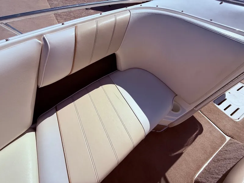Slide: The Image of Sea Ray 230 Bow Rider 1996 - 10