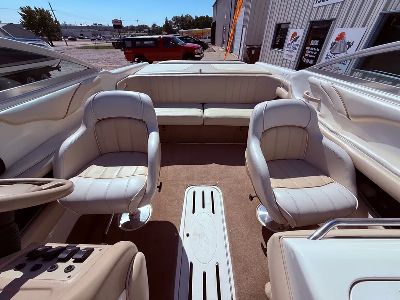 Slide: The Image of Sea Ray 230 Bow Rider 1996 - 12