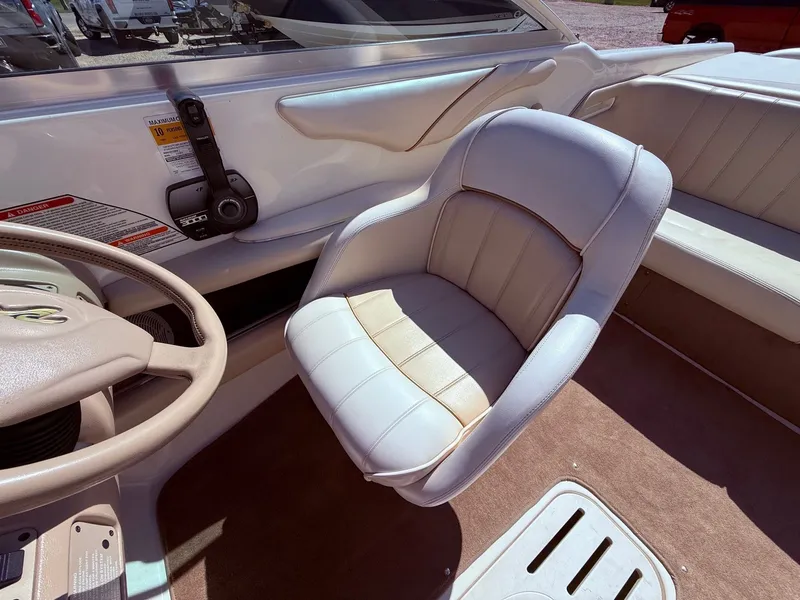 Slide: The Image of Sea Ray 230 Bow Rider 1996 - 13